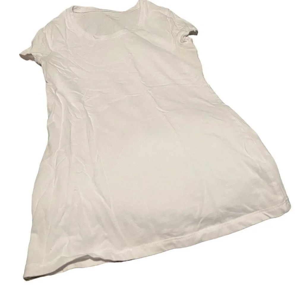 No Boundaries size medium thin tee shirt excellent condition